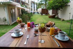 Tägliches inbegriffenes Frühstücksbuffet