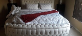 Godmill City Guesthouse