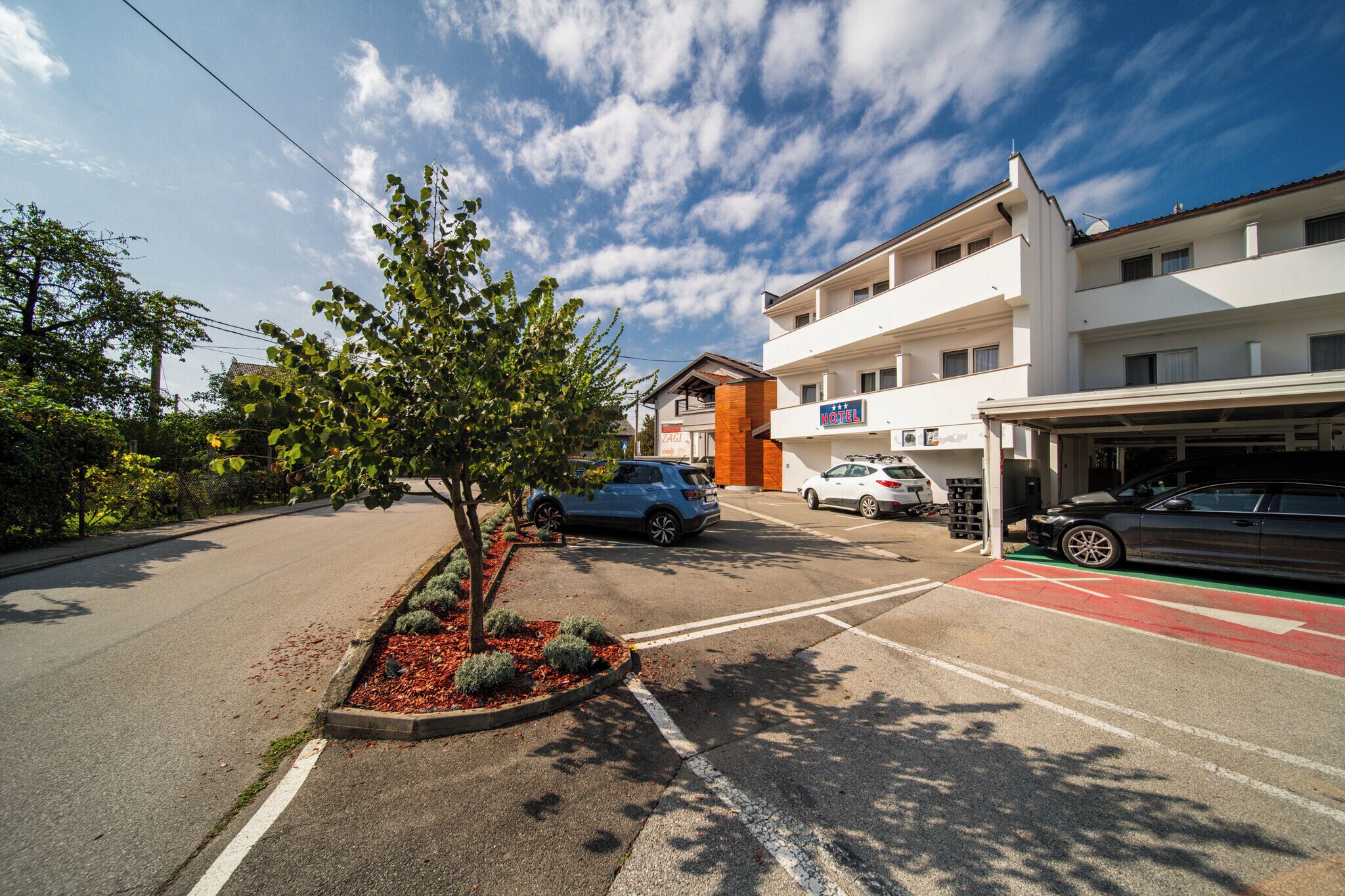 숙박 시설 정면