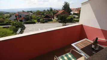 Standard Double Room | Desk, bed sheets, wheelchair access