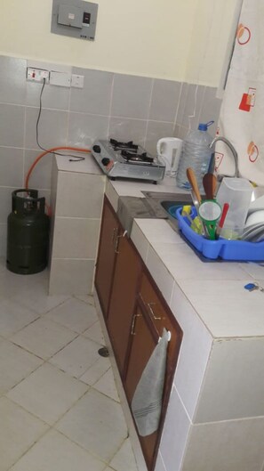 Electric kettle, cookware/dishes/utensils