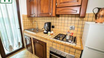 Kühlschrank, Mikrowelle, Geschirrspüler