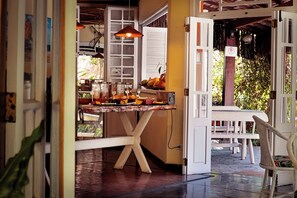 Desayuno bufé gratuito y diario