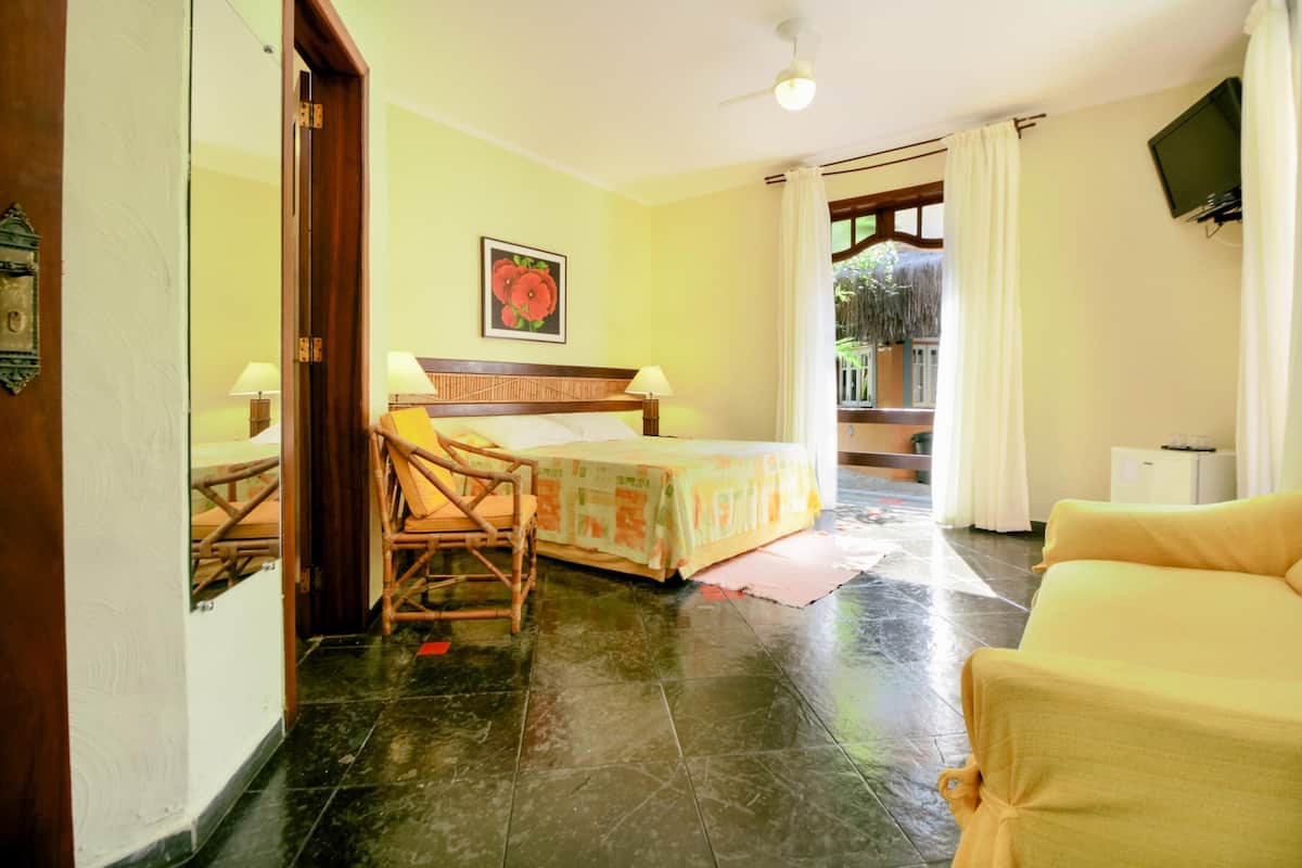 Minibar, wifi gratis y ropa de cama