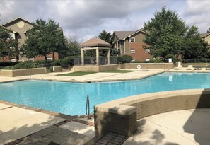 Outdoor pool - Cozy 3 Bedroom/2 Bath -  less than 1 mile walk to UM Football/Baseball Stadium! (Oxford)