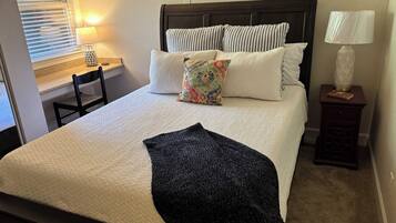 3 habitaciones, escritorio, tabla de planchar con plancha y wifi gratis
