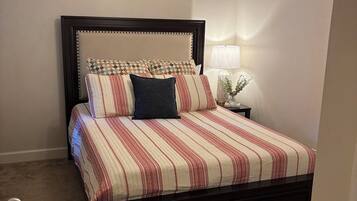 3 bedrooms, desk, iron/ironing board, WiFi (free)