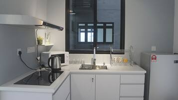 Fridge, microwave, stovetop, electric kettle