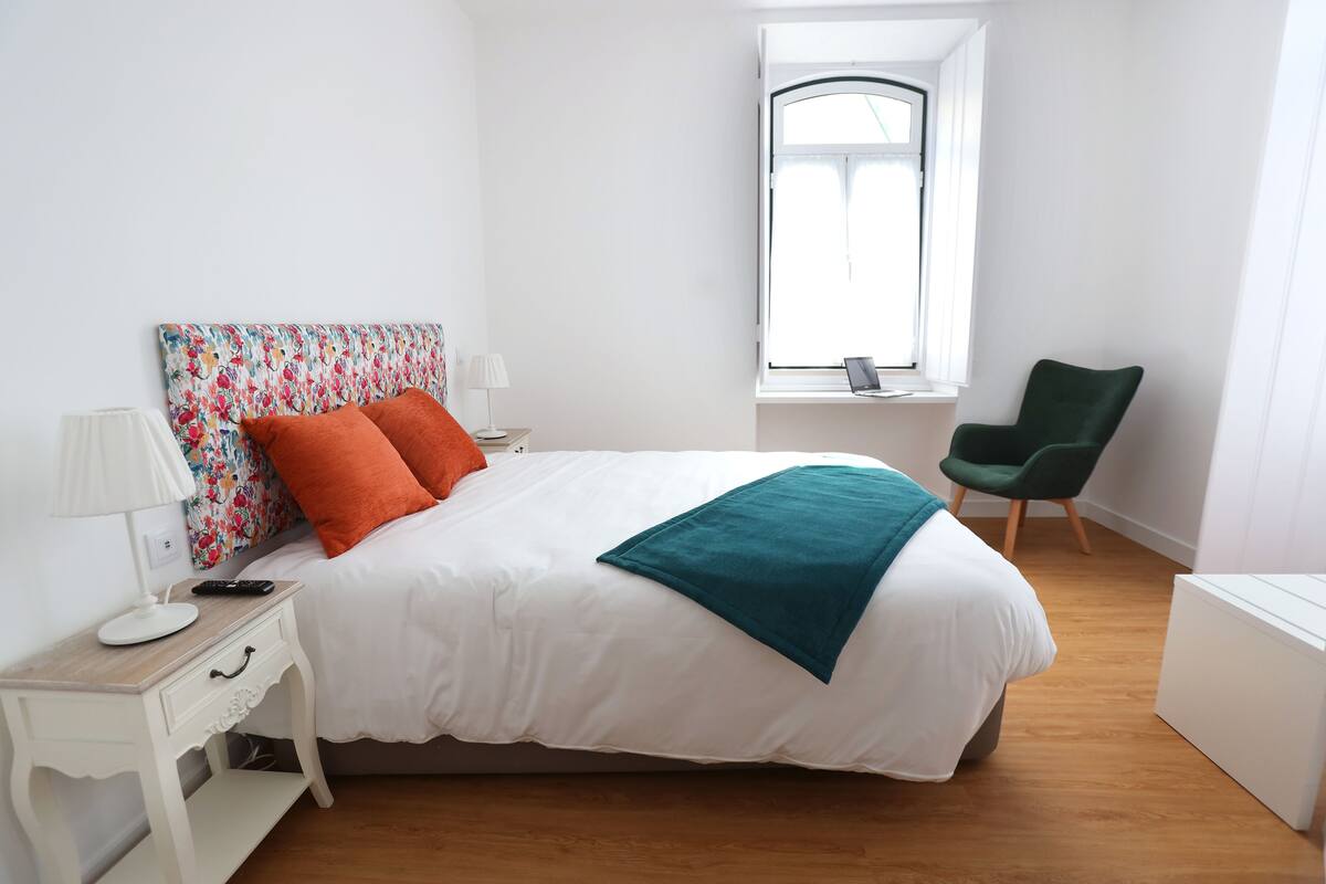 Habitación Confort doble (1) | Ropa de cama hipoalergénica, cortinas opacas, sistema de insonorización