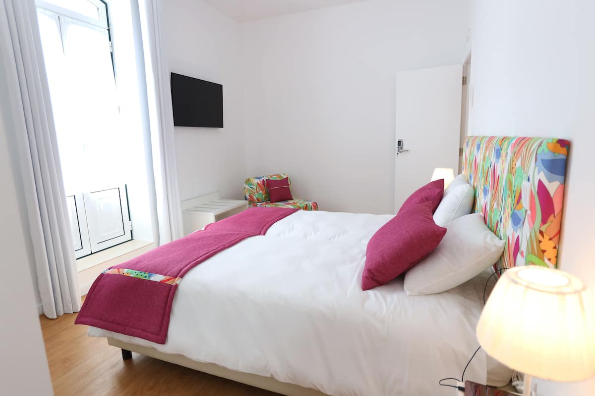 Hypo-allergenic bedding, individually decorated, individually furnished