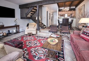 House | Living room | Flat-screen TV