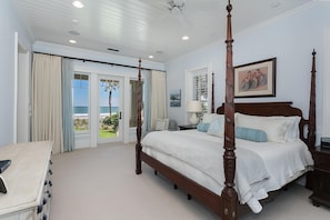 5 bedrooms, desk, iron/ironing board, travel cot