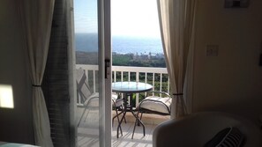 Interior - "Detached House With Stunning Sea And Sunset Views Kissonerga Paphos (Paphos)