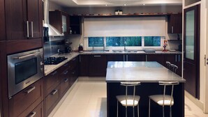 Comfort House | Private kitchen - Acogedora Casa En Exclusivo Barrio (Salta)