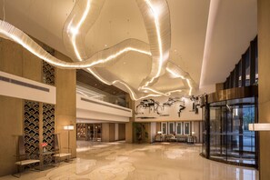 Lobby - Ramada by Wyndham Zhenjiang City Center (Zhenjiang)