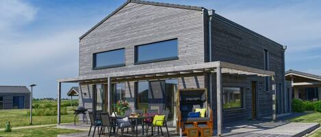 تناول الطعام بالخارج