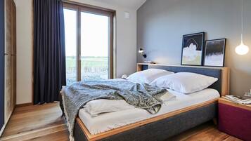 2 bedrooms, iron/ironing board, WiFi