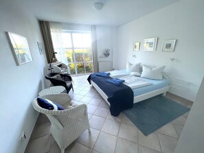 1 bedroom, in-room safe, desk, iron/ironing board