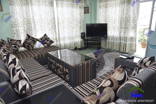 Televisión, videojuegos, tenis de mesa y libros