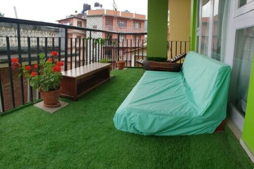 Einzelzimmer, Wohnzimmer, Küche und Bad