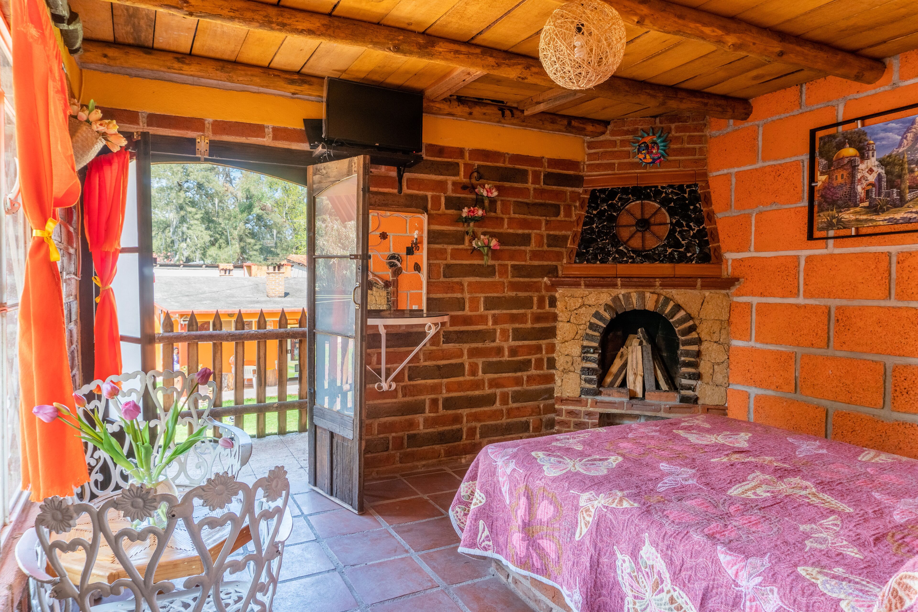 Tradisjonelt rom | Strykejern/-brett, ekstrasenger (mot et tillegg) og sengetøy