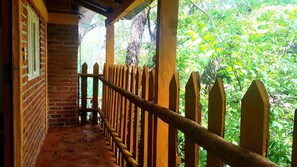 Rom – signature, badekar | Utsikt fra balkong