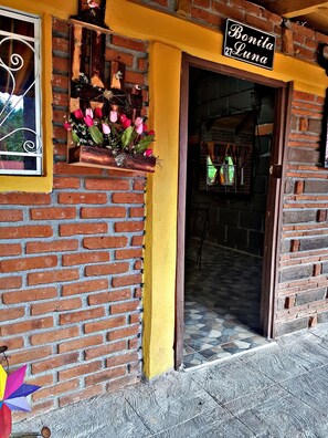 Rom – signature, badekar | Balkong