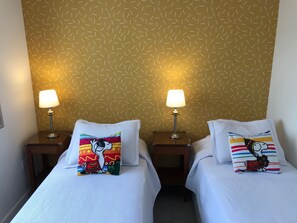 Huoneisto | 2 makuuhuonetta, untuvapeitot, yksilöllisesti sisustettu