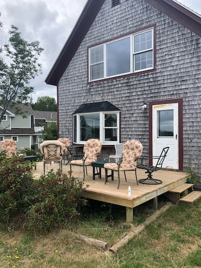 Cozy Acadia Farmhouse! Ocean View & Walk to Town