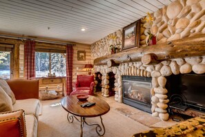 Interior detail - Black Bear Lodge 103 by Vacasa (Park City)