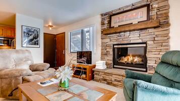 Condo, 1 Bedroom | Living room