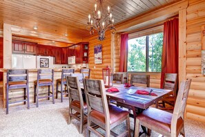 Condo, 4 Bedrooms | Private kitchen