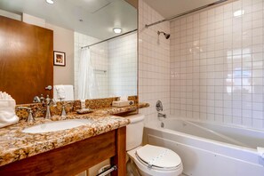 Condo, 1 Bedroom | Bathroom