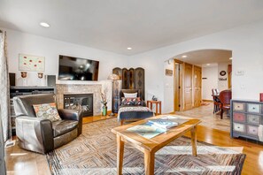 Condo, 2 habitaciones | Sala de estar