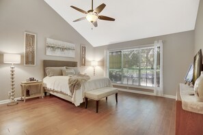 4 bedrooms, desk, iron/ironing board, travel crib - Beautiful home NWSA:4 min Seaworld, 5 min Shooting Complex, 15 min BMT Lackland (San Antonio)