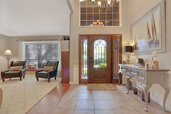 Interior - Beautiful home NWSA:4 min Seaworld, 5 min Shooting Complex, 15 min BMT Lackland (San Antonio)