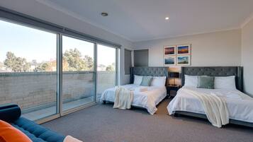 6 chambres, bureau, fer et planche Ă repasser, lit parapluie