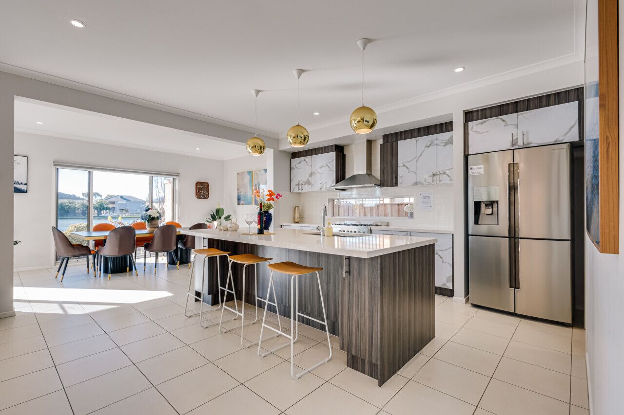 雪櫃、  微波爐、焗爐、爐具