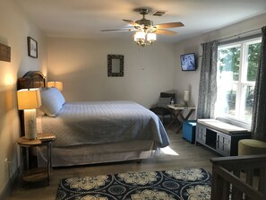 4 habitaciones, tabla de planchar con plancha, cuna de viaje y wifi 