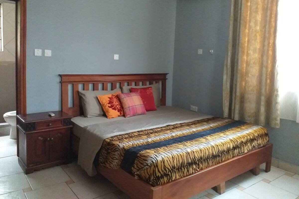 Family House, 4 Bedrooms | 4 bilik tidur, cadar kapas Mesir, peralatan tempat tidur premium
