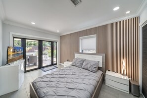 2 bedrooms, iron/ironing board, WiFi, bed sheets - Modern Fort Lauderdale Retreat Near Beach, Las Olas & Airport (Fort Lauderdale)