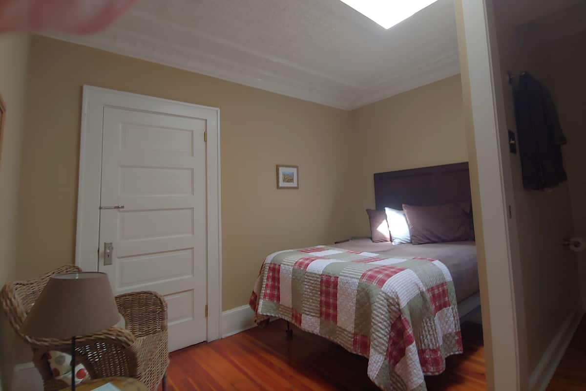 Standard Room, 1 Double Bed (Pullman Sleeper 210) | Bathroom