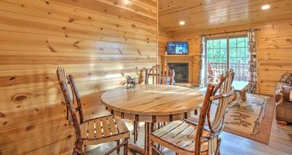 Cozy Lodge Suite with Kitchen in Amish Country