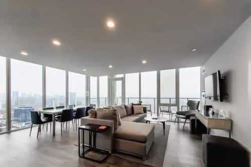 Deluxe Room, 1 Single Bed, City View | Living area
