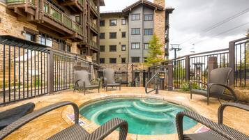 Kondominium, 3 kamar tidur | Kolam renang