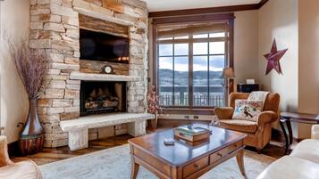 Condo, 3 habitaciones | Sala de estar