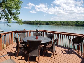 Outdoor dining - 🌞 Happy Fall Leaves are Turning! 🌞
LAKEFRONT HOME 🏡 w/ SMOKY MOUNTAIN VIEWS!  (Dandridge)