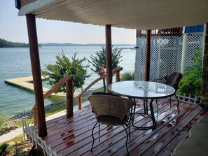 Outdoor dining - 🌞 Happy Fall Leaves are Turning! 🌞
LAKEFRONT HOME 🏡 w/ SMOKY MOUNTAIN VIEWS!  (Dandridge)