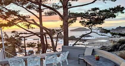 Falaises cĂŽtiĂšres au bord de la mer - les deux suites!