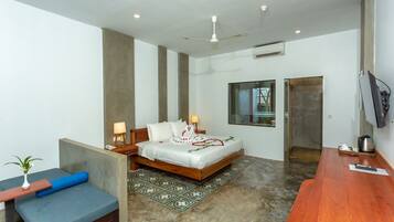 1 bedroom, in-room safe, iron/ironing board, WiFi